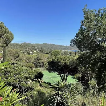 Ajoucadou - Vue Sur Le Cap Lardier